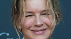 Zbohom botoxu? Renée Zellweger sa na seba opäť podobá