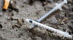 Dvaja škôlkari mali dopichať použitými striekačkami viacero detí. Incident v Seredi rieši polícia