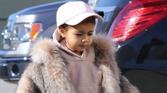 Dcéra Kim Kardashian v pravom kožuchu za 3800 eur!