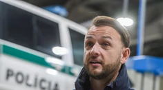 Policajti si pred letom polepšia. Dostanú odmenu vo výške 800 eur