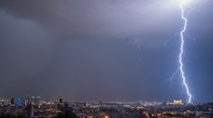 Úder blesku pred parlamentom: Toto si myslí odborník na bleskozvody