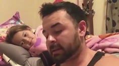 Úžasný dôkaz lásky! Aj keď sa zajakáva, na rozprávku dcére vždy nazbiera odvahu