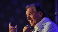 Karel Gott opäť v nemocnici. Škaredý pád!