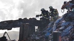 Masívny požiar v Hornom Hričove, po ktorom hrozila katastrofa, stále vyšetrujú. Najhoršie obavy sa nepotvrdili