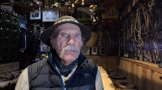 Je neodmysliteľne spätý s najstaršou tatranskou chatou. Vysokým Tatrám je verný už 60 rokov