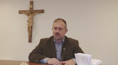 Najvyšší súd už odoslal oficiálny oznam o rozsudku do parlamentu. Kotleba stále tvrdí, že o mandát nepríde