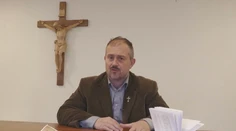 Najvyšší súd už odoslal oficiálny oznam o rozsudku do parlamentu. Kotleba stále tvrdí, že o mandát nepríde