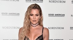 Do očí sa jej nikto nepozeral. Miesto trička si obliekla košieľku