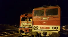 V Pezinku sa zrazil osobný vlak s lokomotívou, hlásia zranených