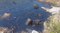 Na státisíce litrov chemikálií pri Hlohovci páli slnko. Výbuch by spôsobil ekologickú katastrofu