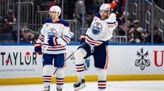 VIDEO: Leon Draisaitl sa opäť dostal na magickú hranicu. Carolina natiahla úspešnú sériu