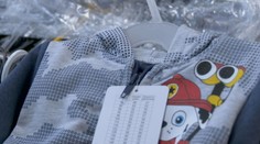 Mastná pokuta za mikiny so šnúrkami. Zákaz ich predaja platí už 10 rokov, no takmer nik o tom netuší