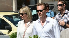 Zamilovaný až po uši. Nový frajer Taylor Swift od nej neodtrhne oči (foto)