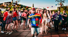 Kaliho nová pesnička je na svete. Svieži letný beat roztancuje aj vás!