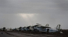 Rusi vraj chcú zmeniť pozemnú inváziu na "vzdušný boj". Pri hraniciach s Ukrajinou zhromažďujú lietadlá