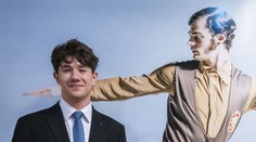 Mal možnosť napodobniť pohyby svojho idola. Hagara sa zmenil vo filme na Nepelu