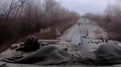 VIDEO: Rusi urýchlene budujú dračie zuby. Podľa záberov však obrnencov nezastavili