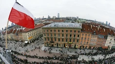 Politické zemetrasenie v Poľsku. Pre škandál odchádzajú vládni politici