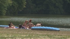 Zmätok ľudí na Duchonke: Úrady pred kúpaním varujú, na pláži visí oznam, že sa niet čoho báť