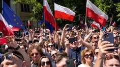 Státisíce ľudí v Poľsku protestujú proti vláde