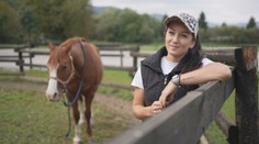 Je to vraj najnebezpečnejších osem sekúnd v športe. Timea však pod sebou zvláda aj jednotonové býky