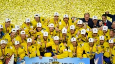 VIDEO: Švédi prekazili Kanaďanom zlatý hetrik, hrdinom brankár Lundqvist