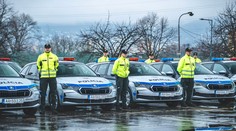 Ťukáte do mobilu za volantom? Polícia má dosiaľ nevídaný systém, ktorým vás ľahko odhalí