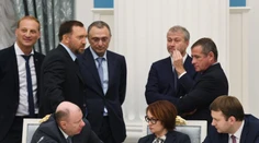 Putin zvolal oligarchov. Mal ich požiadať o miliardy na financovanie vojny na Ukrajine