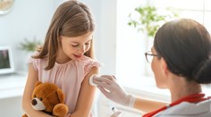 Očkovací kalendár sa mení. Druhú MMR vakcínu dostanú deti oveľa skôr