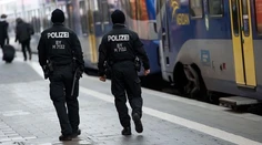 V Nemecku sa pátra po 372 odsúdených pravicových extrémistoch
