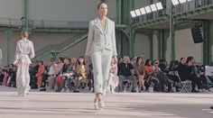 Vieme, čo sa bude nosiť v roku 2025: Naše šatníky ovládnu nové strihy aj farby