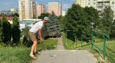 Namiesto golfového trávnika ulice mesta. V Košiciach si môžete zahrať „urban golf“