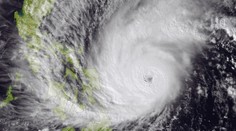 Tajfún Hagupit udrel: "Sme v úplnej tme. Jediné svetlo je z bleskov."