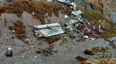 V Nepále našli trosky súkromného lietadla. Nehodu neprežilo 22 ľudí