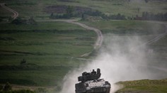 Polícia predpokladá, že za tragickým výbuchom vo vojenskom priestore v Česku bola nedbanlivosť