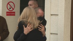 Prezidentka si uctila obete streľby v Teplárni. S majiteľom v objatí sa rozplakala