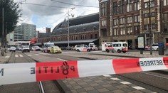Na železničnej stanici v Amsterdame zneškodnili muža, ktorý útočil nožom
