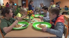 Prečo si školáci nemôžu vyberať z mäsitého a bezmäsitého jedla?