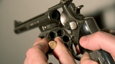 Nebezpečná hra sa zmenila na tragédiu. Sedemnásťročný mladík zomrel pri ruskej rulete