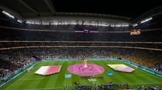 VIDEO: V otváracom zápase MS to na tribúne zaiskrilo. Fanúšik Ekvádoru týmto gestom nahneval Katarčana