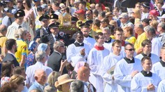 Modlitby pod holým nebom a sviatočná atmosféra. Cyrilo-metodské slávnosti prilákali do Nitry veľa ľudí