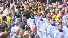 Modlitby pod holým nebom a sviatočná atmosféra. Cyrilo-metodské slávnosti prilákali do Nitry veľa ľudí
