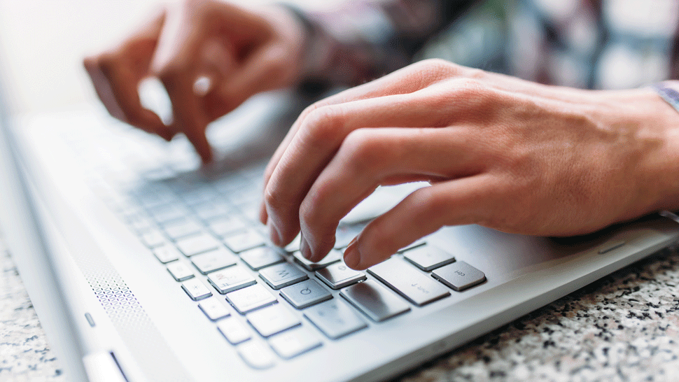 Mladík chcel nájsť svojho biologického otca. To, čo počas pátrania zistil, ho šokovalo