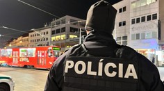 Muž v Bratislave zaútočil nožom na skupinu mladých ľudí, ktorí sa zhovárali po maďarsky