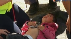 Ostrý zásah polície proti utečencom: Projektilmi zranila aj malé deti