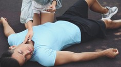 Prvá pomoc: Vyťahovanie jazyka prstami a čakanie na záchranku je nesprávne