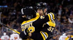 Dlhoročný kapitán Chára podpísal s Bostonom nový kontrakt