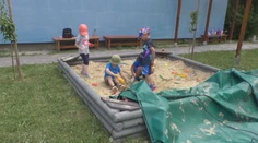 Dva mesiace prázdnin, pár týždňov dovolenky. Rodičia riešia každé leto rovnaký problém, pre niektorých to je nočná mora