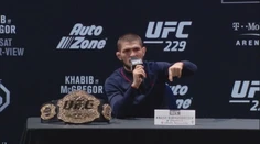 McGregor na spoločnú tlačovku s Nurmagomedovom meškal. Ten hovoril o prejave neúcty