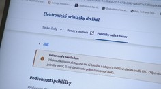 Zostáva už len pár dní: E-prihlášky sprevádzajú chyby. Komplikáciou môžu byť aj jarné prázdniny
